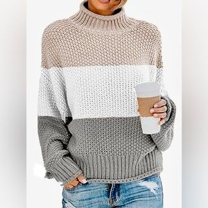 Oversize Chunky knit turtleneck/Cowl Sweater, Size S. Beige, White, Gray